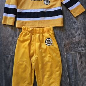 Reebok Yellow and Black Kids Sweatpants & Top Set - Boston Bruins Logo